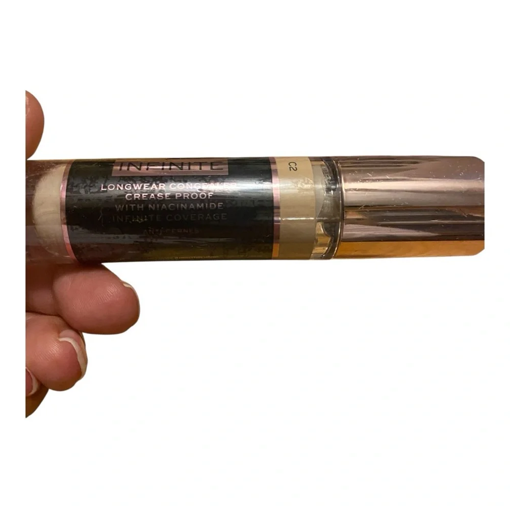 Revolution Conceal & Define Infinite Concealer - C2